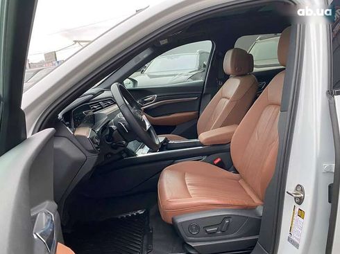 Audi E-Tron 2021 - фото 17