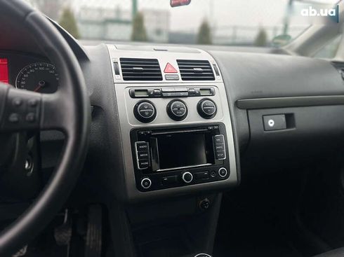 Volkswagen Touran 2010 - фото 30