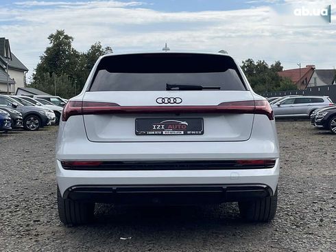 Audi E-Tron 2022 - фото 7