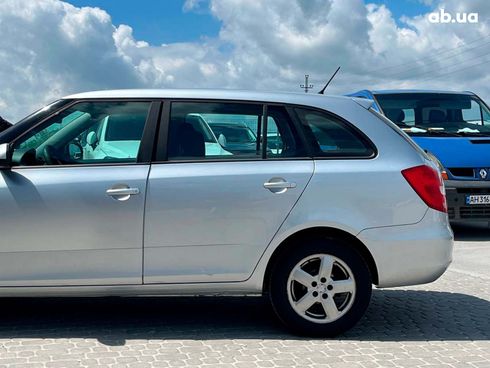 Skoda Fabia 2013 серый - фото 7