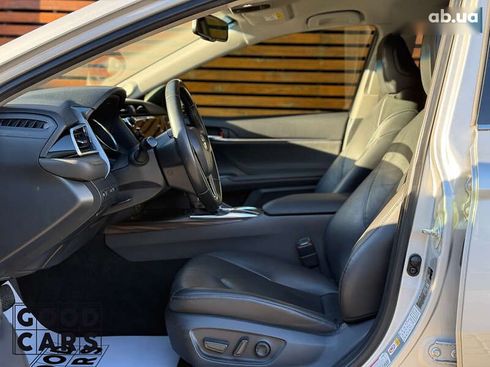 Toyota Camry 2018 - фото 18