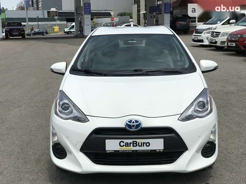 Toyota Prius C 2015 - фото 4