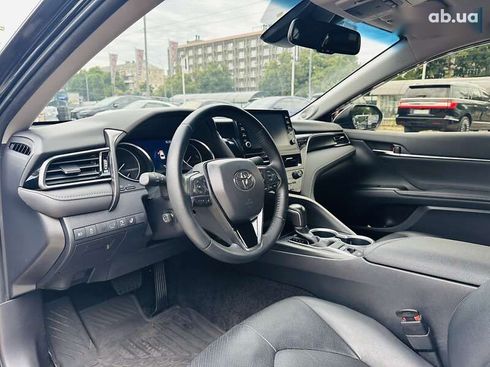 Toyota Camry 2021 - фото 12