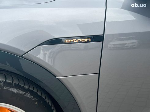 Audi E-Tron 2019 серый - фото 5