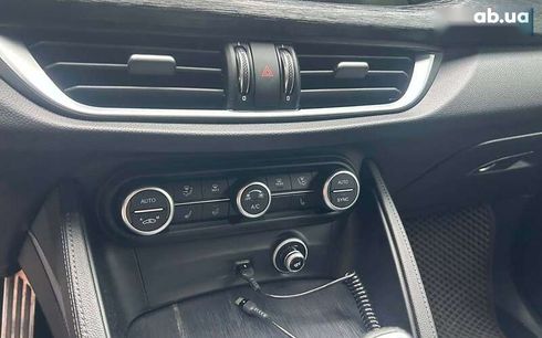 Alfa Romeo Stelvio 2021 - фото 16