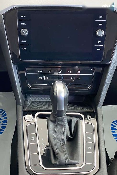 Volkswagen Passat 2020 - фото 18