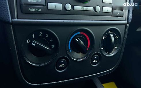 Ford Fiesta 2005 - фото 16