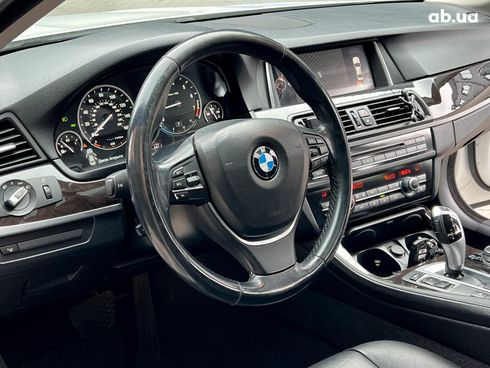 BMW 5 серия 2014 белый - фото 41