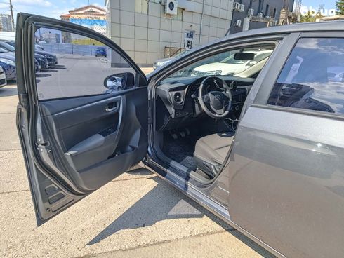 Toyota Corolla 2016 серый - фото 17