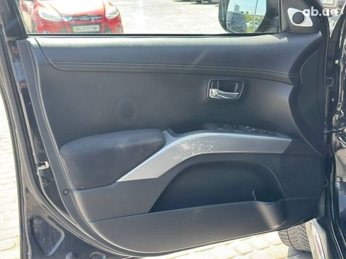 Mitsubishi Outlander XL 2010 черный - фото 14