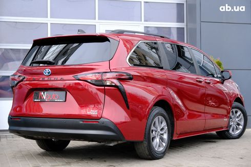 Toyota Sienna 2022 вишневый - фото 4