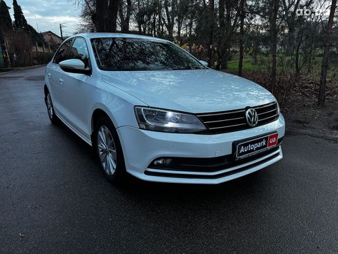 Volkswagen Jetta 2016 белый - фото 3