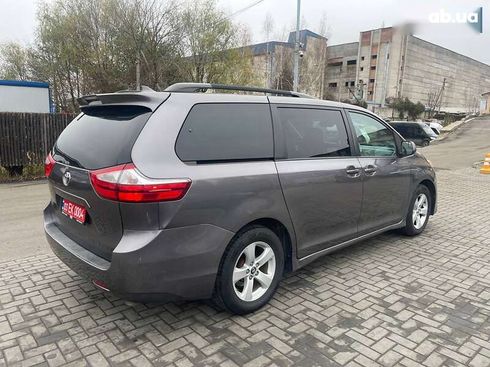 Toyota Sienna 2018 - фото 3