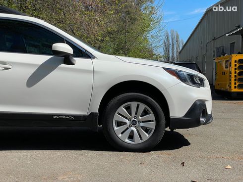 Subaru Outback 2018 белый - фото 4
