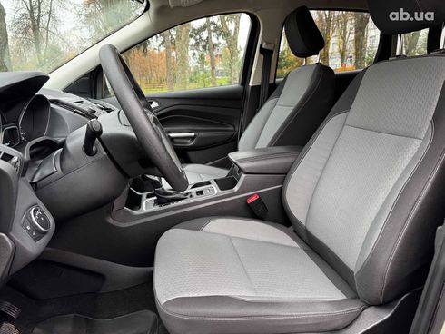 Ford Escape 2018 бежевый - фото 15