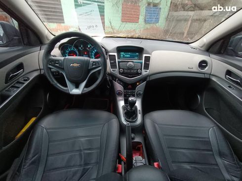 Chevrolet Cruze 2010 серый - фото 14