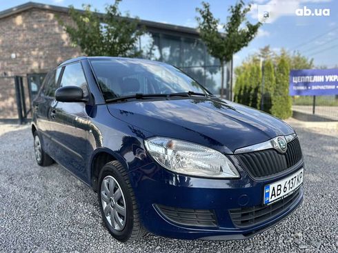 Skoda Fabia 2011 - фото 2