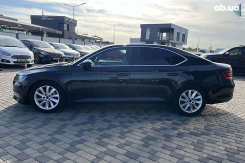 Skoda Superb 2019 - фото 4