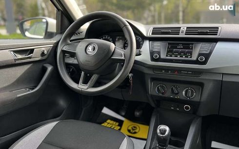 Skoda Fabia 2016 - фото 12