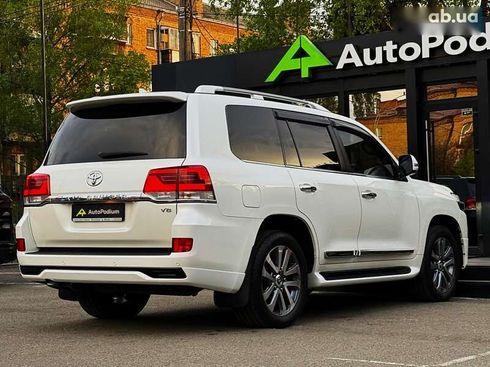 Toyota Land Cruiser 2017 - фото 19