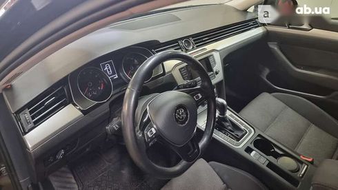 Volkswagen Passat 2017 - фото 10