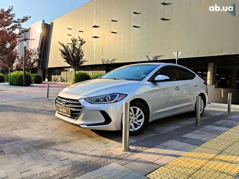 Hyundai Elantra 2016 - фото 9