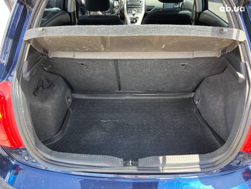 Toyota Auris 2011 синий - фото 42