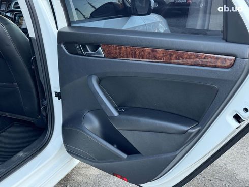 Volkswagen Passat 2013 белый - фото 20