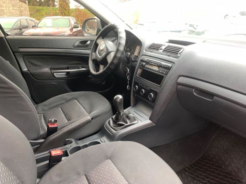 Skoda Octavia 2010 серый - фото 17