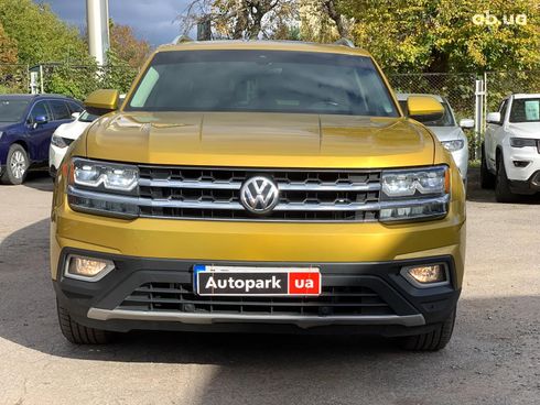 Volkswagen Atlas 2017 желтый - фото 2