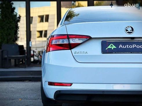 Skoda Superb 2019 - фото 14