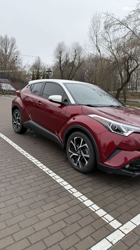 Toyota C-HR 2017 красный - фото 8