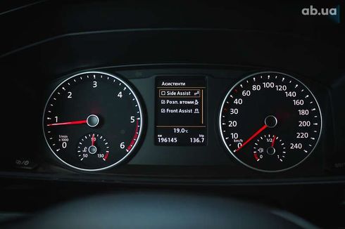 Volkswagen Multivan 2017 - фото 28