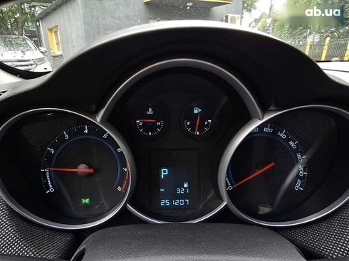 Chevrolet Cruze 2012 - фото 15