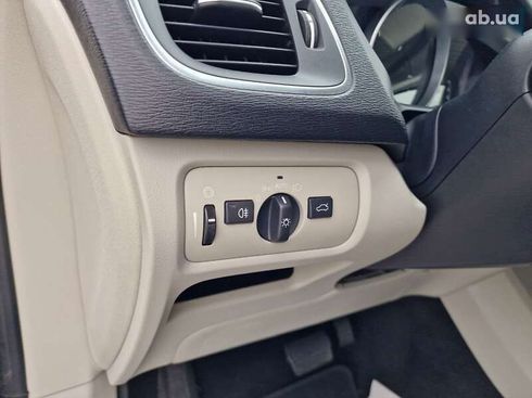 Volvo V40 2018 - фото 20
