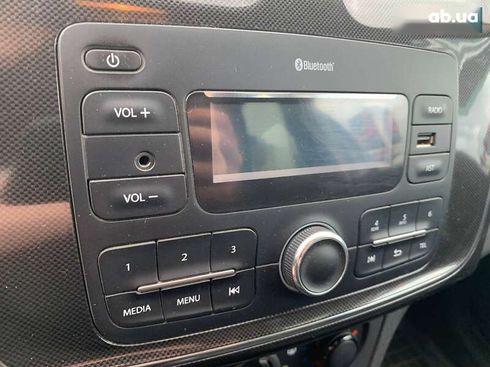Renault Logan 2020 - фото 21
