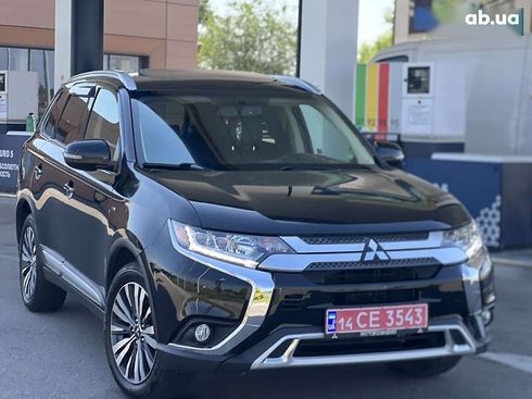 Mitsubishi Outlander 2019 - фото 8