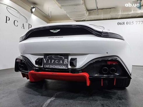 Aston Martin Vantage 2021 - фото 9