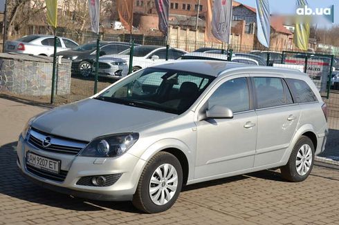 Opel Astra 2010 - фото 3