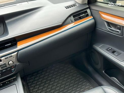 Lexus ES 2012 черный - фото 18