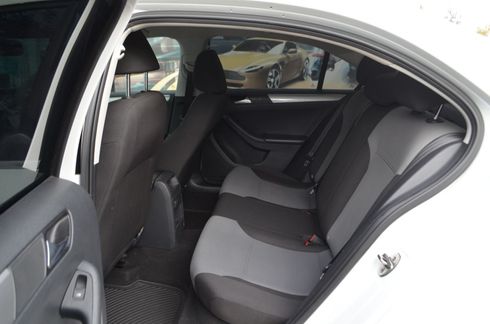 Volkswagen Jetta 2016 белый - фото 13