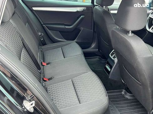Skoda Octavia 2017 - фото 12