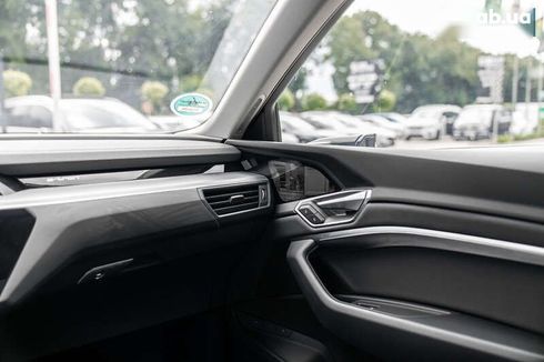 Audi E-Tron 2022 - фото 17