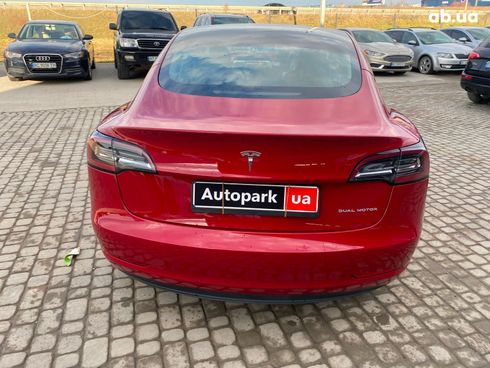 Tesla Model 3 2021 красный - фото 10