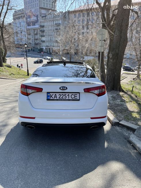 Kia Optima 2012 белый - фото 2