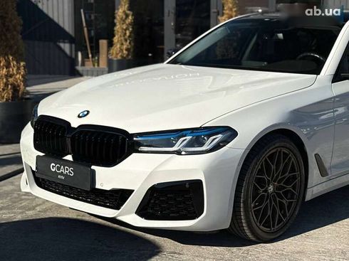 BMW 5 серия 2017 - фото 9