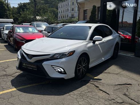 Toyota Camry 2019 - фото 4