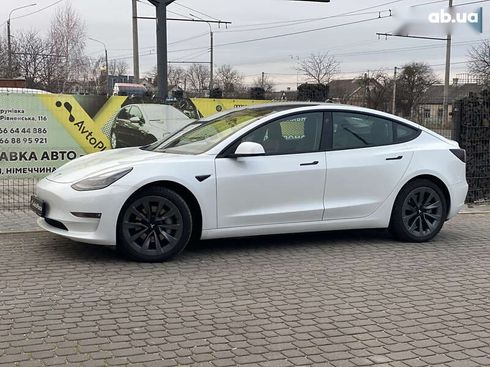 Tesla Model 3 2022 - фото 4