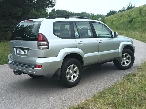 Toyota Land Cruiser 2007 серебристый - фото 5