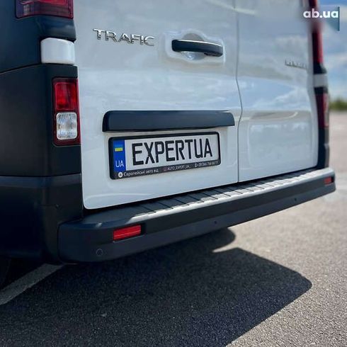 Renault Trafic 2021 - фото 12